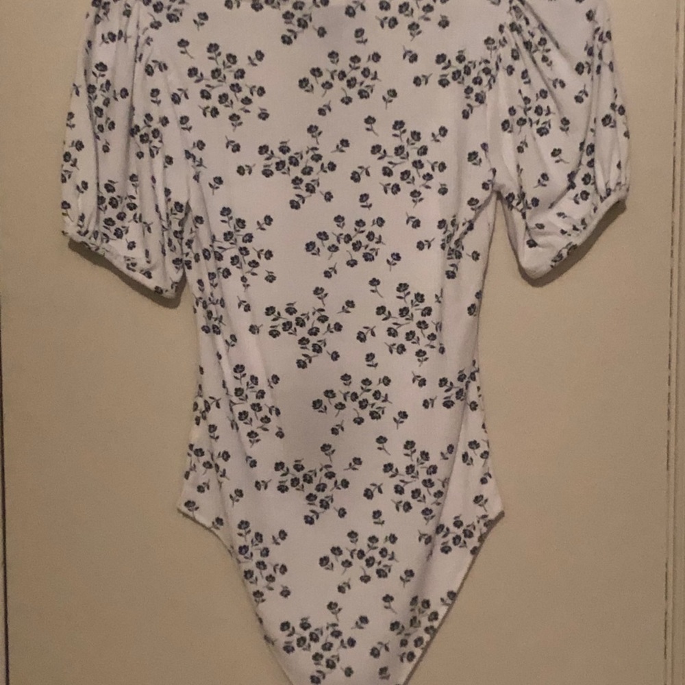 Forever 21 White Floral Body Suit